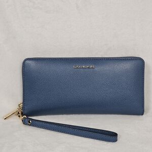 Michael Kors Jet Set Large Travel Continental Wallet Leather Navy Gold NEW